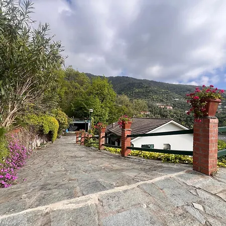 Appartement Welcome Riviera, Liguria Sea And Mountains, 80 Sqm Facing The Highway, With Free Wi-fi, Parking, And A Terrace *