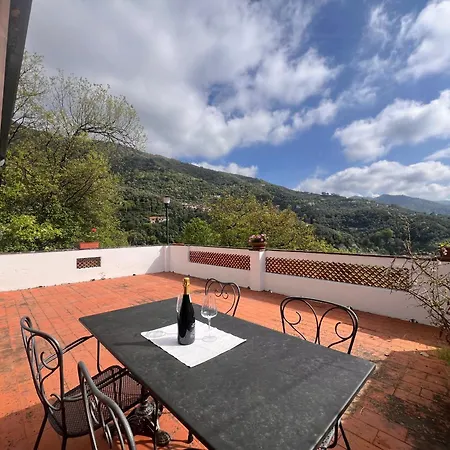 Apartment Welcome Riviera, Liguria Sea And Mountains, 80 Sqm Facing The Highway, With Free Wi-fi, Parking, And A Terrace Rapallo